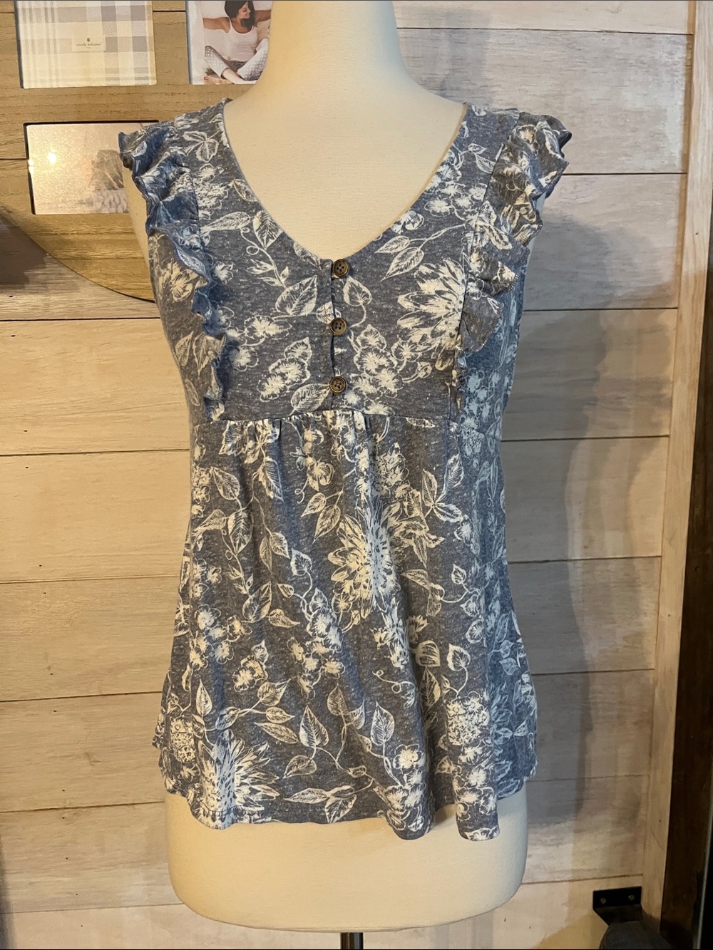 Women's Blue Floral Ruffle V-Neck Camisole S